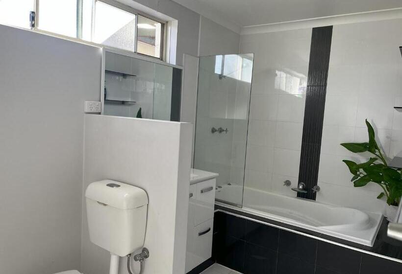 فندق Esperance Travellers Inn