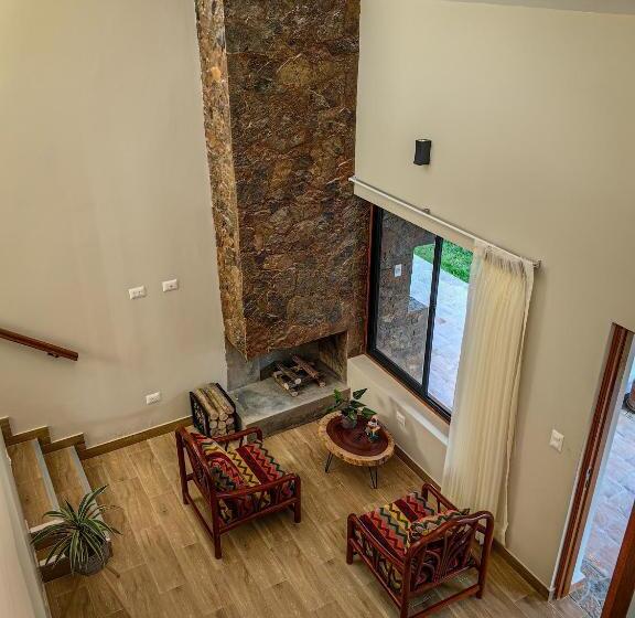 هتل Oro Andino Lodge