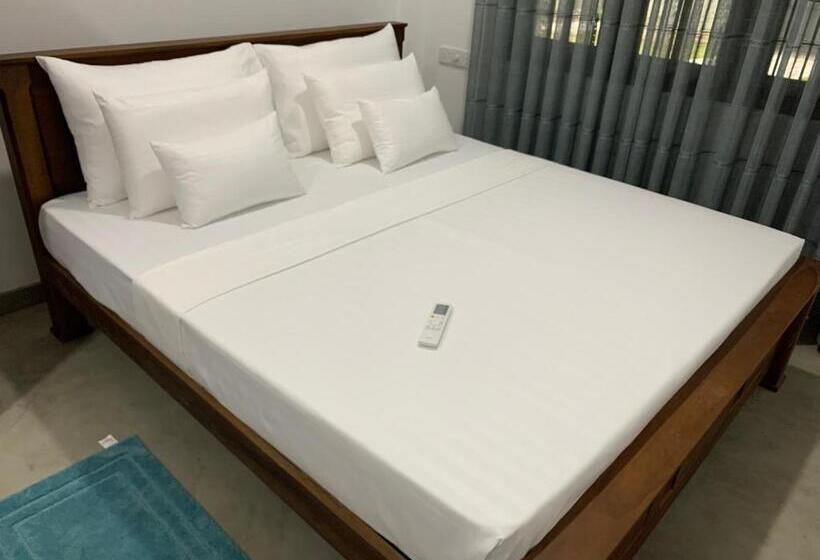 پانسیون Chern Matara Guest House