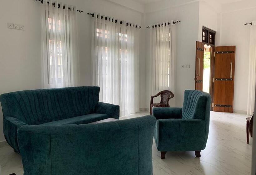 پانسیون Chern Matara Guest House