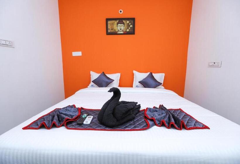 استراحتگاه La Piscine Farm House