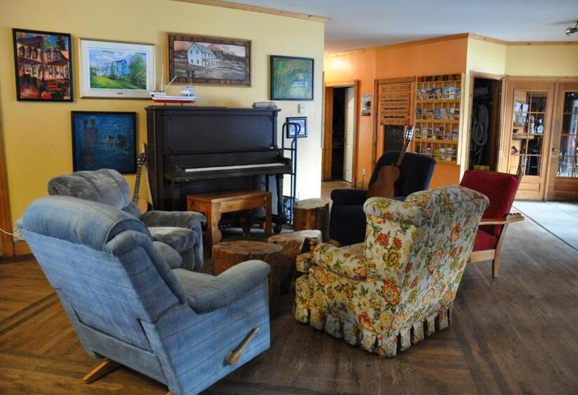 هاستل Auberge Jeunesse De Tadoussac