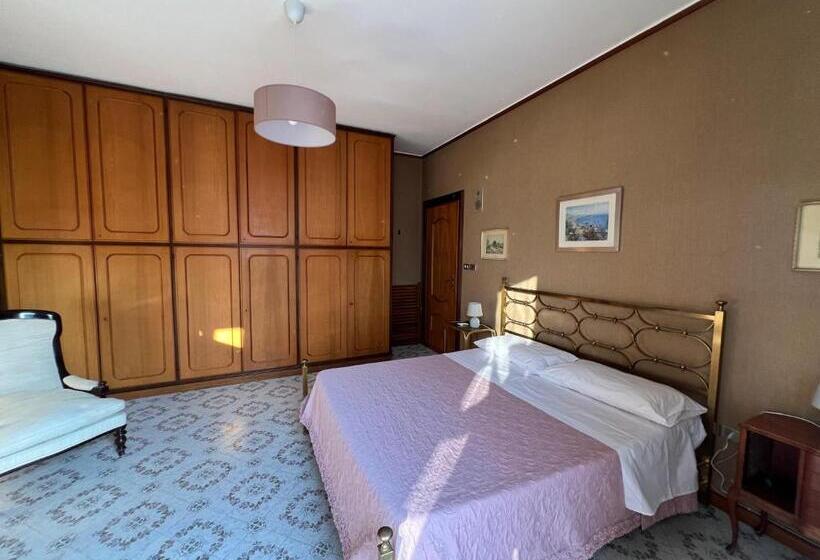 تختخواب و صبحانه Villa Varano
