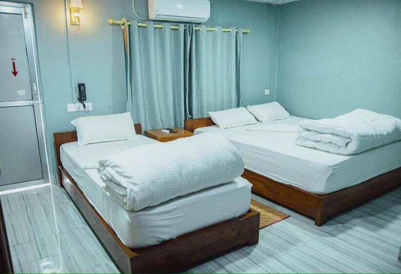 هتل Deurali Guest House