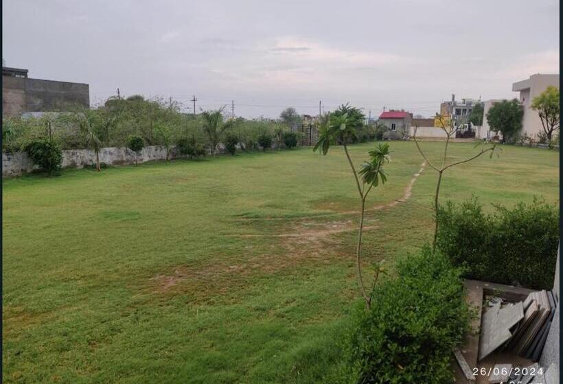 فندق Kishangarh Bagh