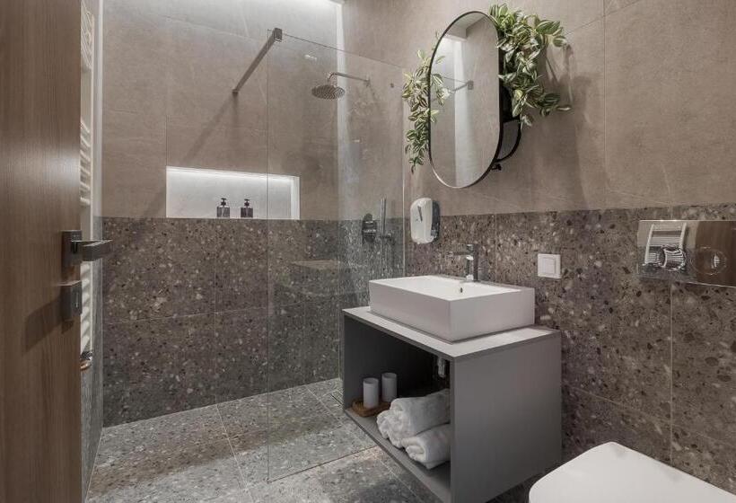 هتل Oasis Rooms