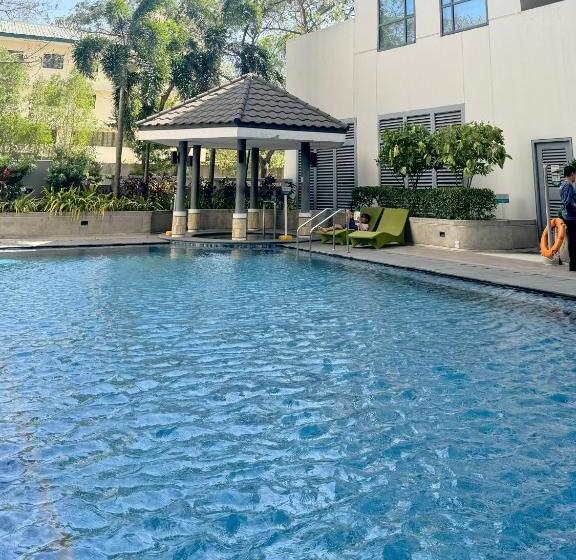 Mcki Stay In Mckinley Hills