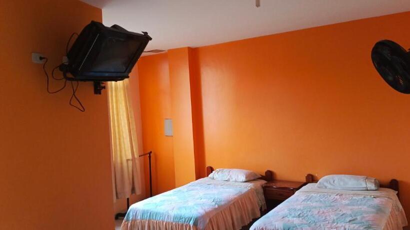 پانسیون Hostal Los Anturios