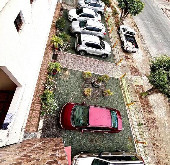 پانسیون Hostal Luxuria Place