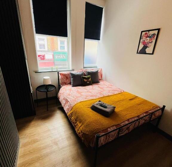 بنسيون Kilburn Guest Rooms 167