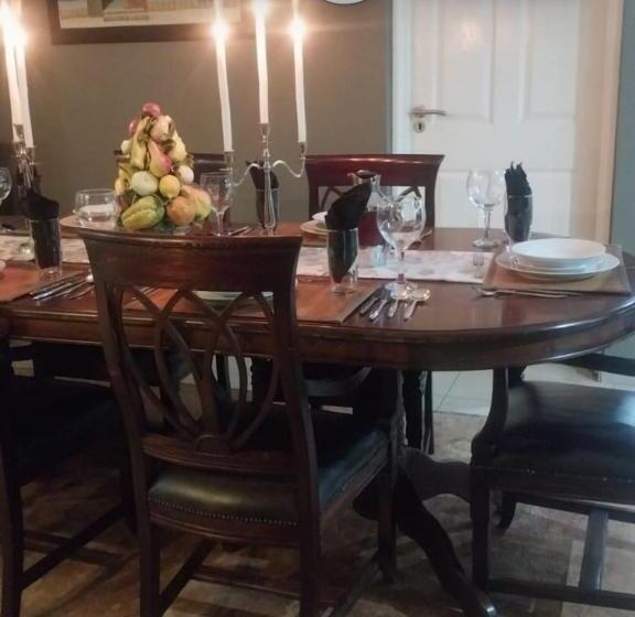 پانسیون The Elephant Room At Frederick S Place
