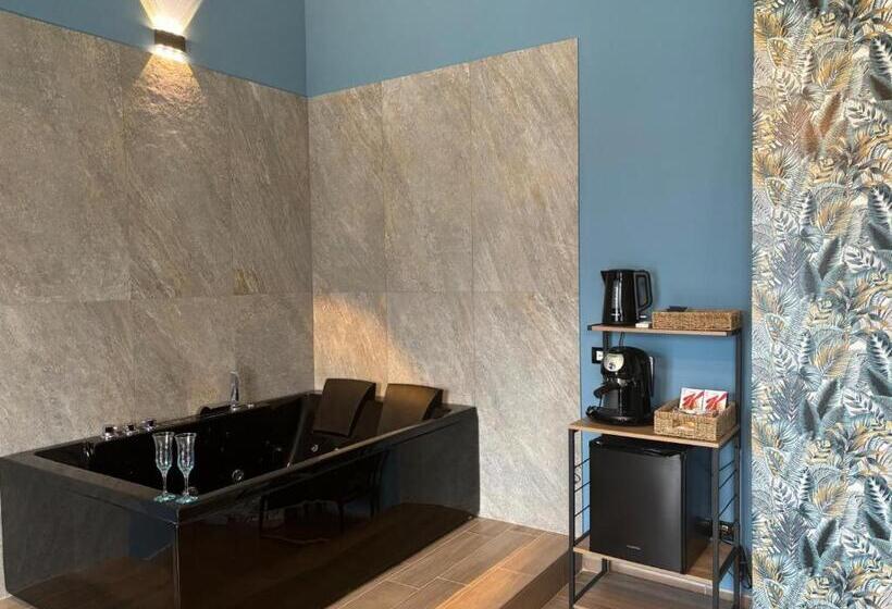 تختخواب و صبحانه Dojo Idro Rooms