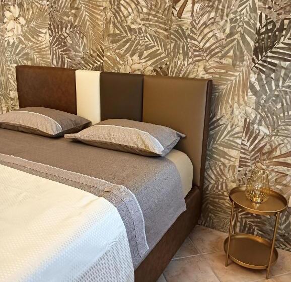 تختخواب و صبحانه Dojo Idro Rooms