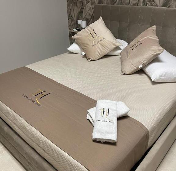 تختخواب و صبحانه Therma Luxury House