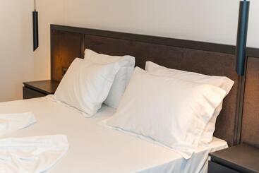 هتل Abi S Suites