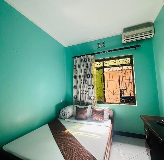 هتل Hu Hut Lodge