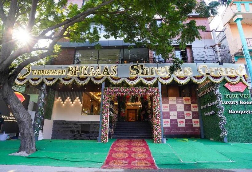 Отель Shreyas Grand Ananthapuramu