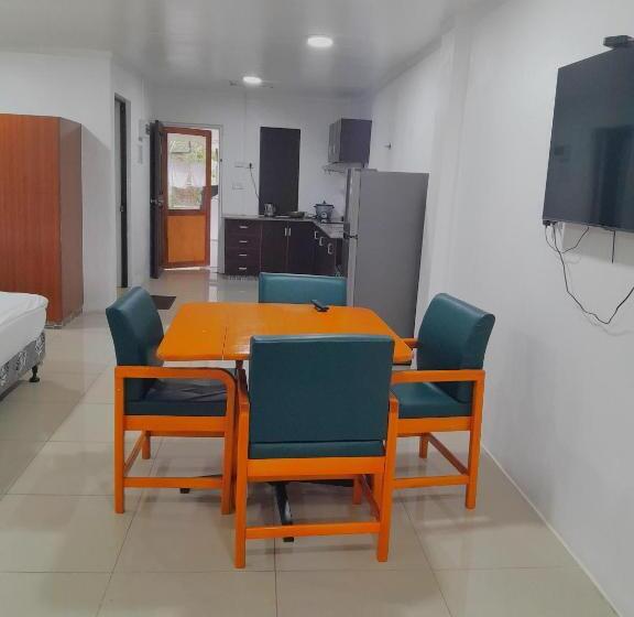 هتل White Diamond Apartments