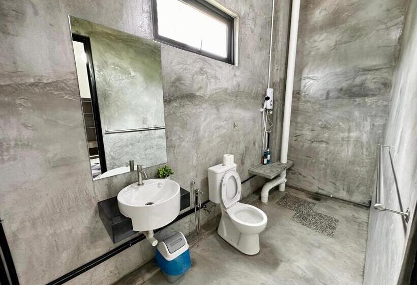 بنسيون Ferringhi Inn 51