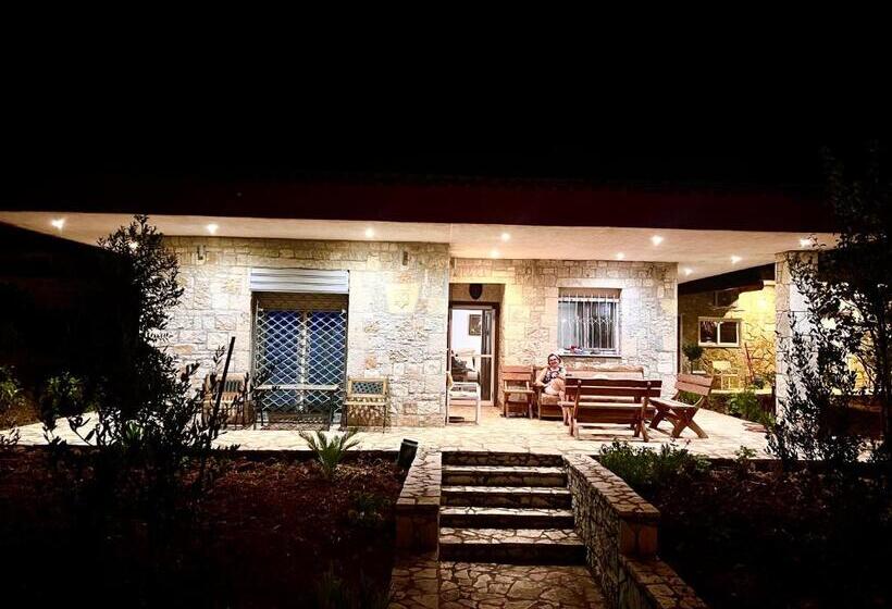 פנסיון Jardin Miraculeux