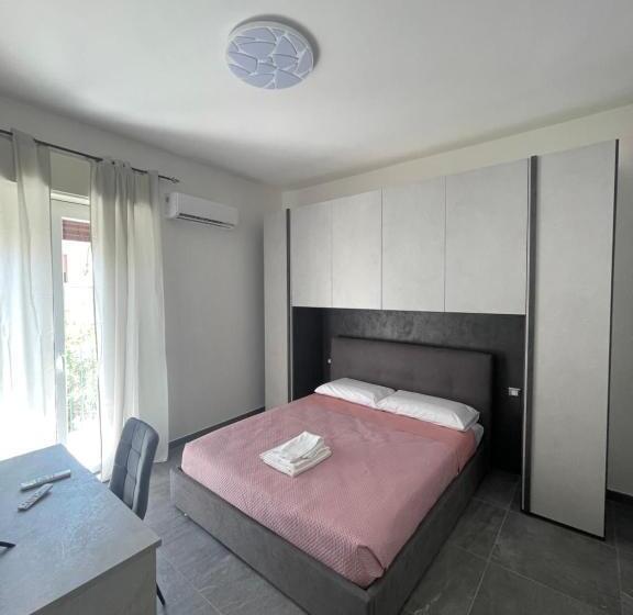 پانسیون Leos Rooms