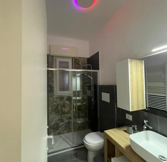 پانسیون Leos Rooms