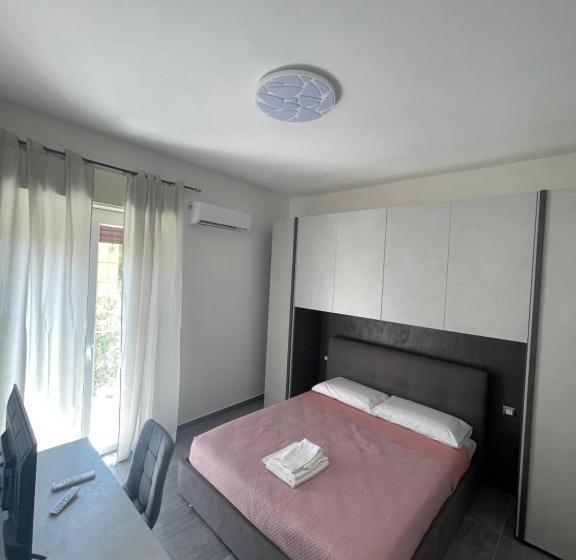 پانسیون Leos Rooms