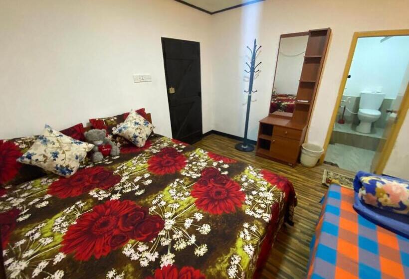 پانسیون Queen S Mahal Rooms