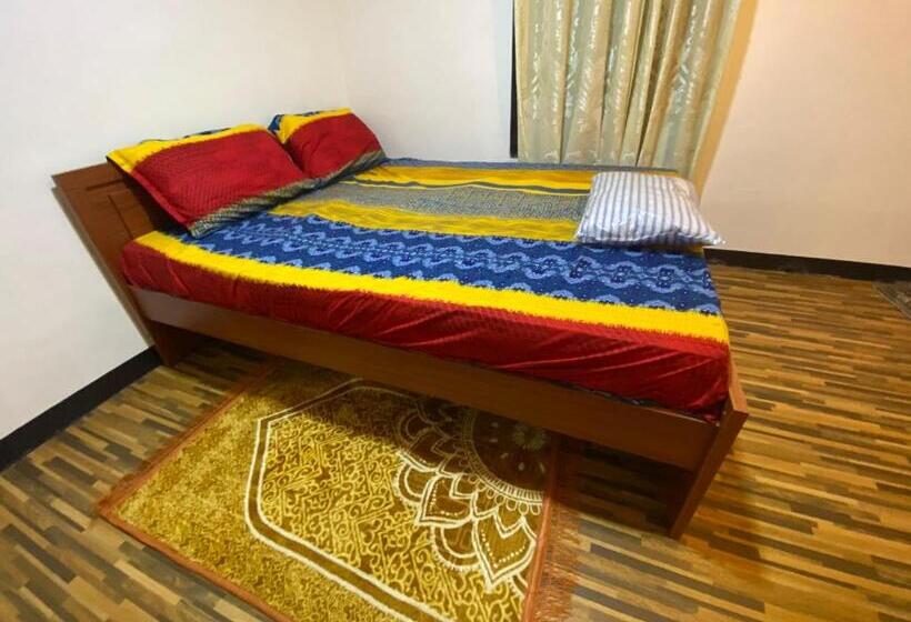 پانسیون Queen S Mahal Rooms