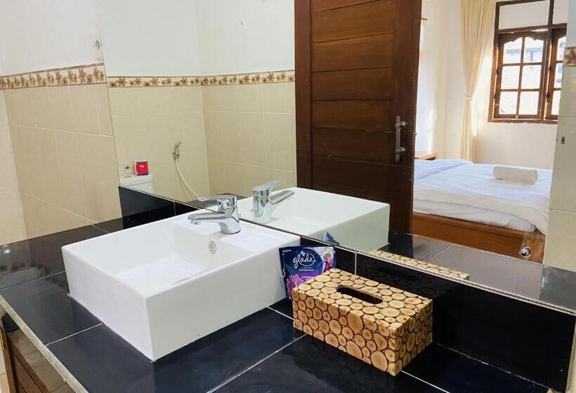 펜션 Sang Ayu 2 1br At 3br Villa