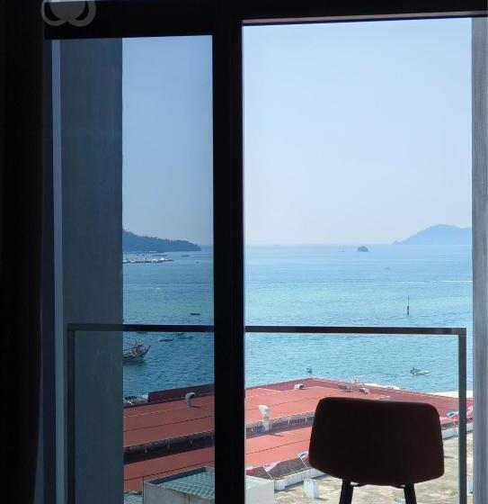 Studio Room With Balcony Seaview At The Shore Kk By Clover Home