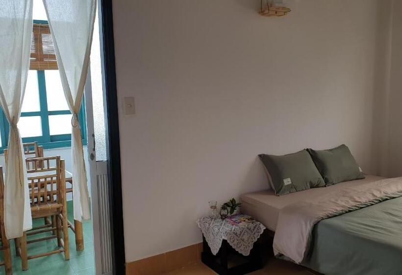 2000s Homestay