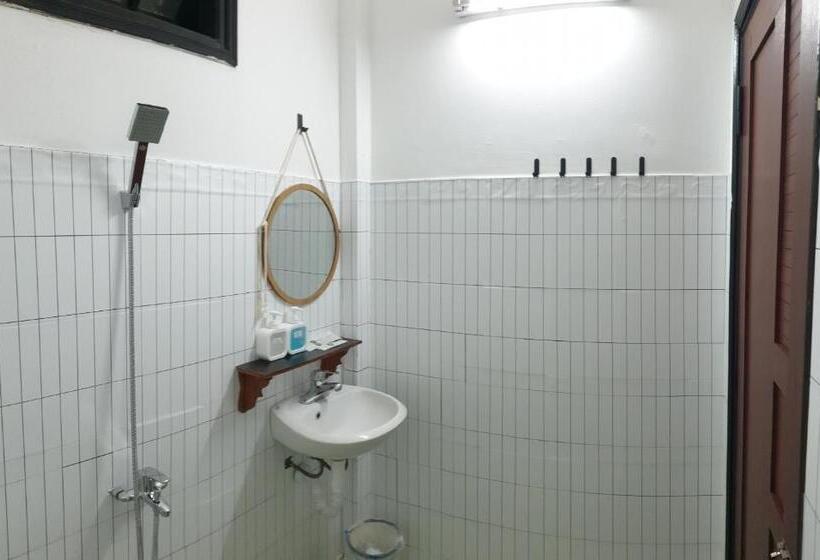 2000s Homestay