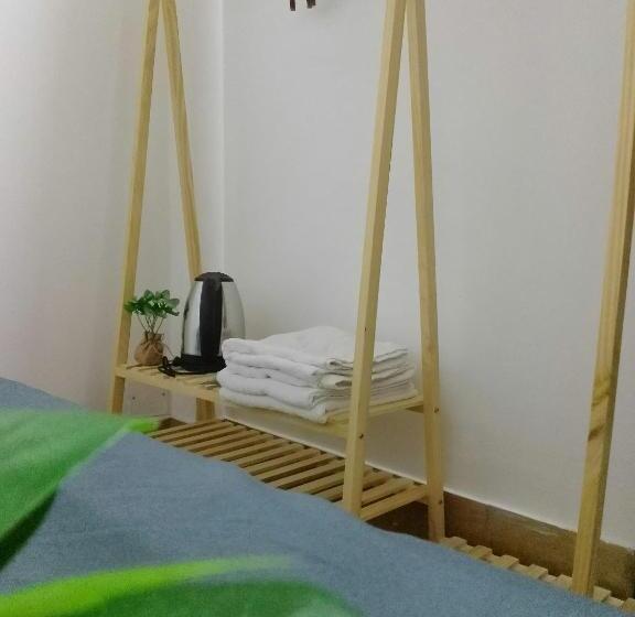 2000s Homestay