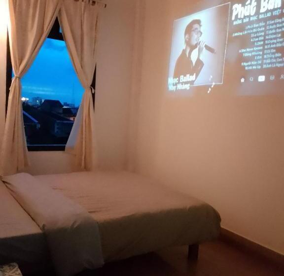 2000s Homestay