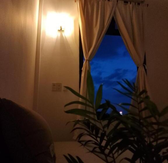 2000s Homestay