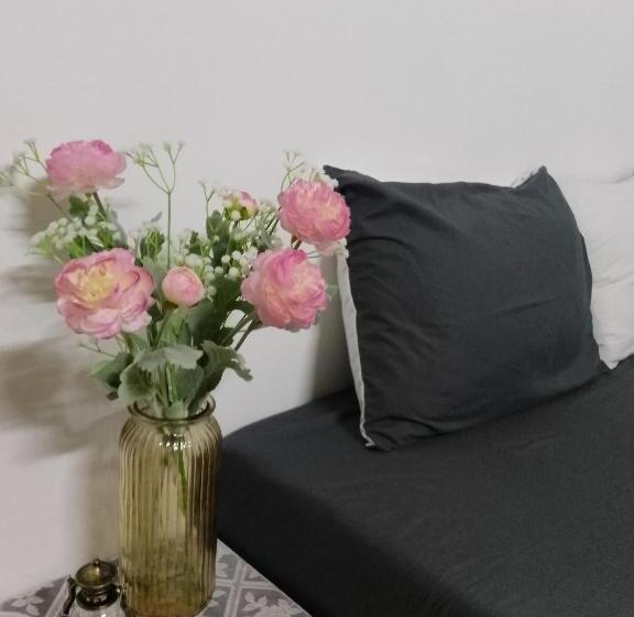 2000s Homestay