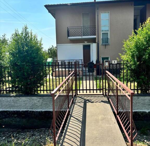 تختخواب و صبحانه Casa Di Sara Foresteria