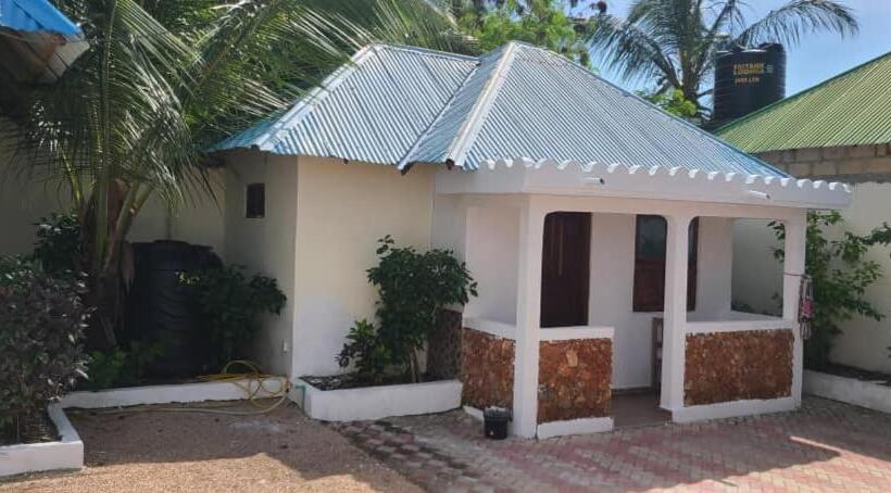 تختخواب و صبحانه La Villas Blue Blue