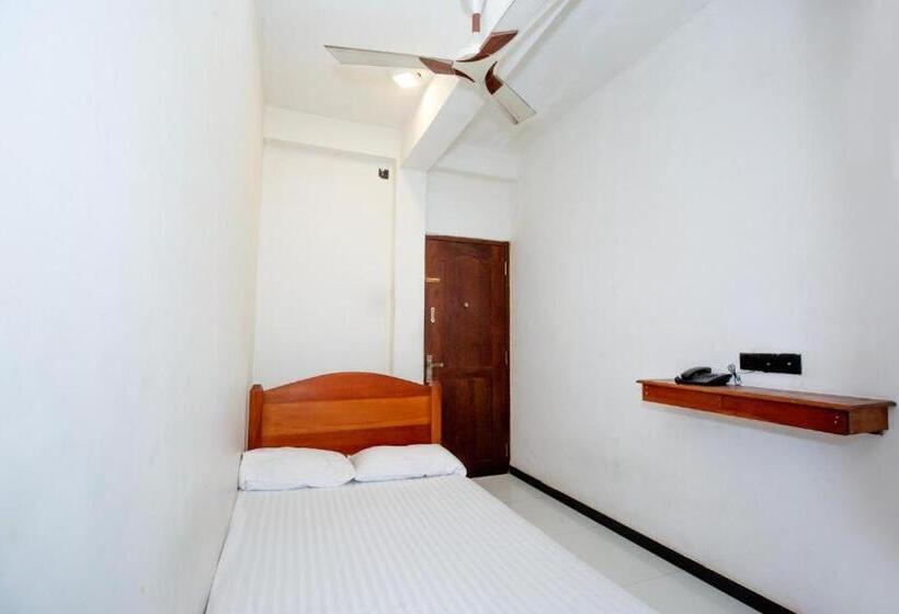 هتل Ez Stay Guesthouse