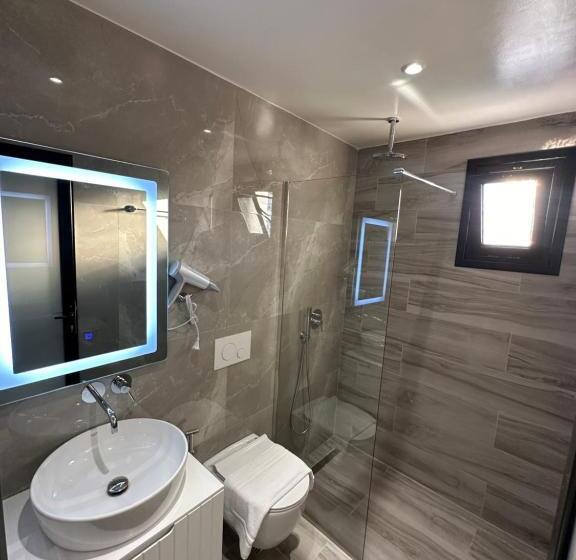 هتل Io S Apartments