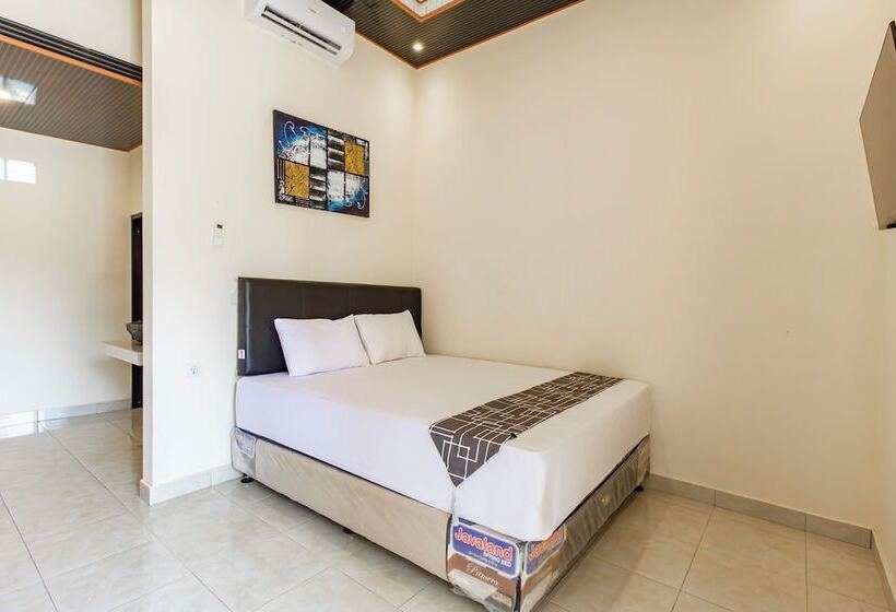 Отель Oyo 94152 Pondok Wisata Alan Dinah