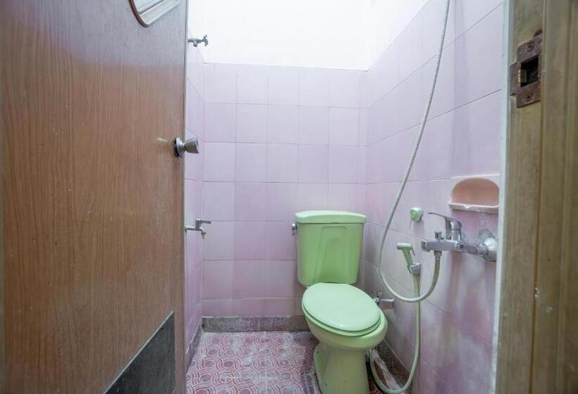 בית מלון כפרי Oyo 94172 Mata Air Guest House Madiun