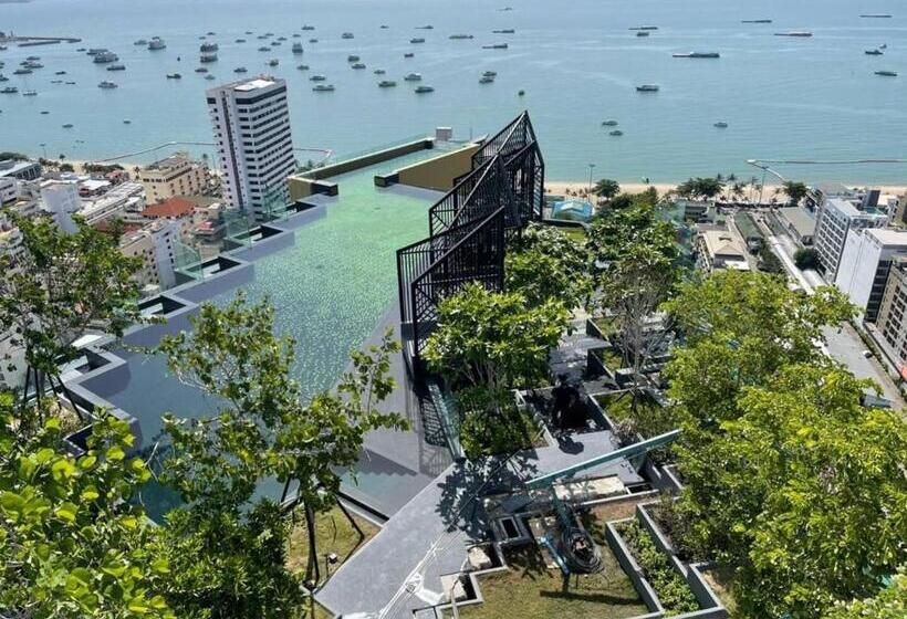 هتل The Edge Central Pattaya เอดจ์ เซ็นทรัล พัทยากลาง