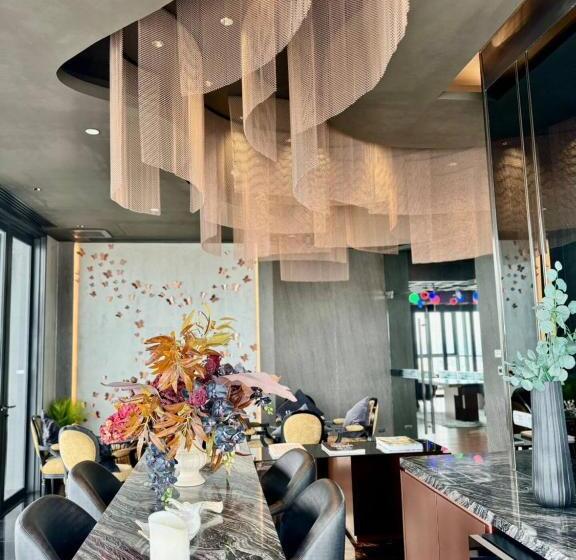 هتل The Edge Central Pattaya เอดจ์ เซ็นทรัล พัทยากลาง