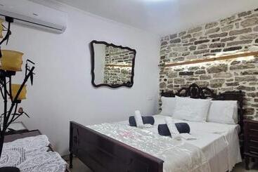 پانسیون Guest House Emily