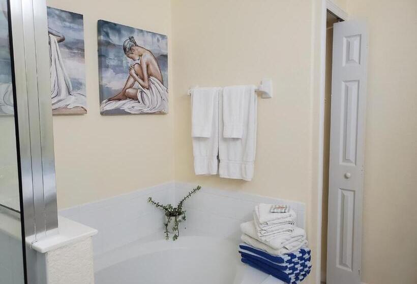 پانسیون Posh Guest Suite With Pool