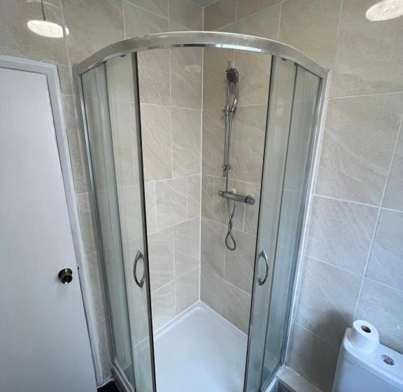 Пансион Superb Guest House Close To London 02