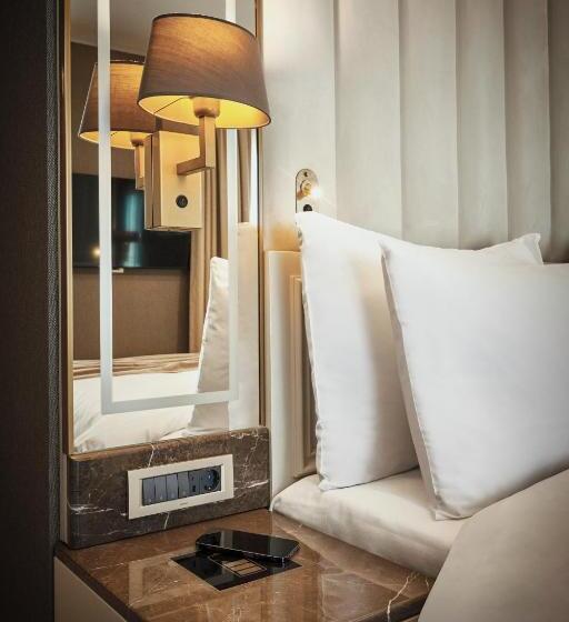 The Hotels, Galata