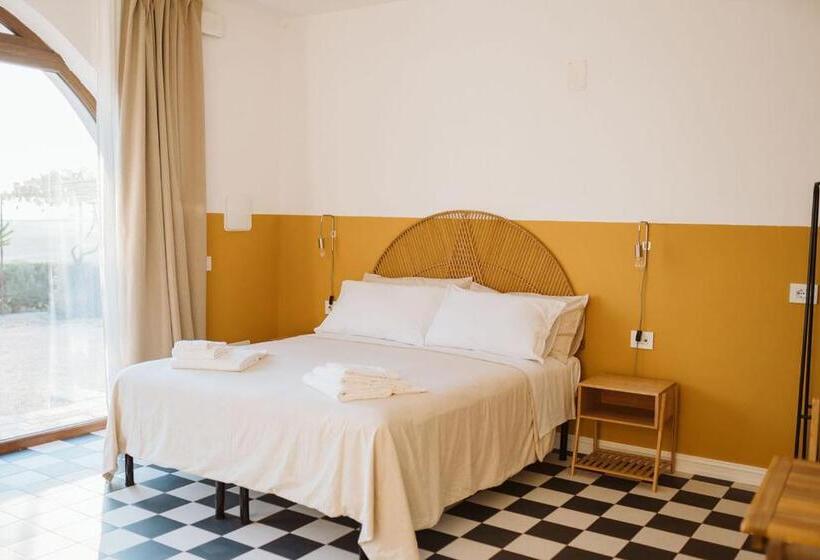 تختخواب و صبحانه Casa Mavàl